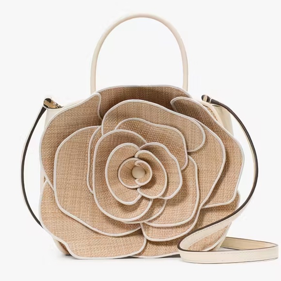 kate spade Handbags - Kate Spade Flora Rose Flower Straw Leather Bucket Tote Crossbody Purse NWT